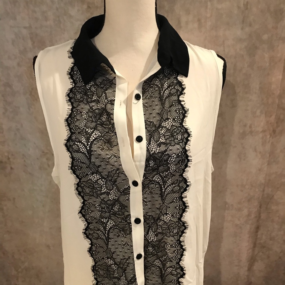 Adorable Forever 21 Sleeveless Button-Up, size L